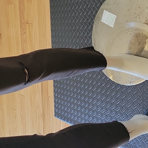 Madewell distressed Curvy High-rise Skinny Jean - Picture 3 of 15